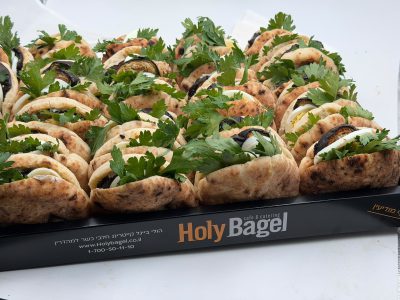 מגש מיני פיתה במגוון מילויים 36 יחידות